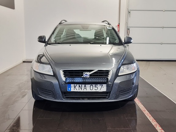 Volvo V50 3 of 22