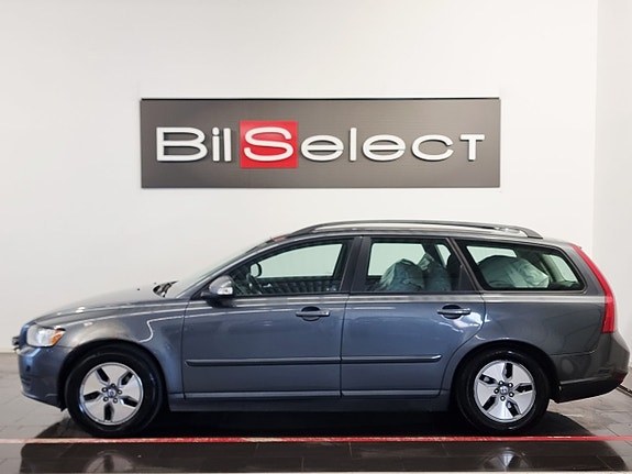 Volvo V50 2 of 22