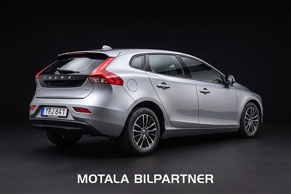 Volvo V40 2 of 5