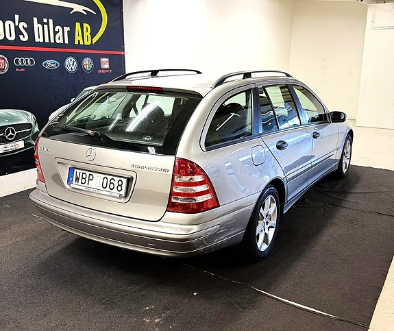 Mercedes-Benz C180 8 of 18