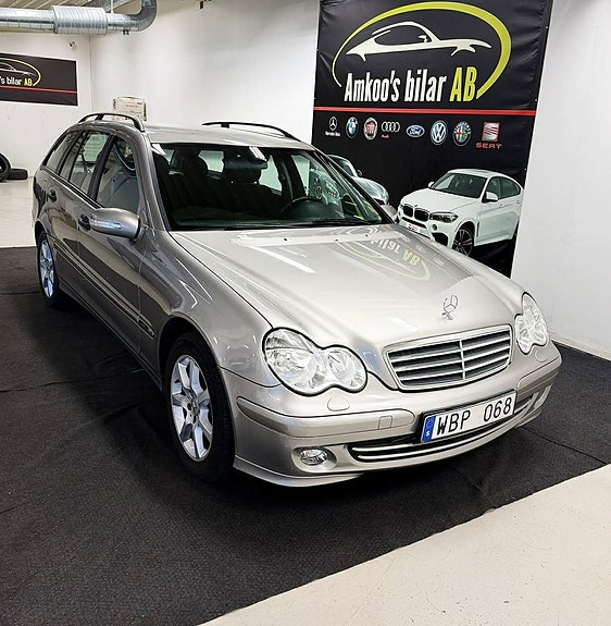 Mercedes-Benz C180 3 of 5