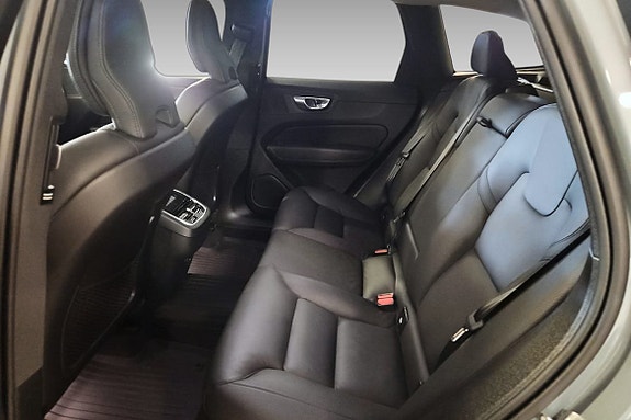 Volvo XC60 11 of 15