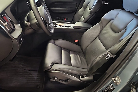 Volvo XC60 13 of 15