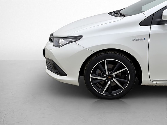 Toyota Auris 28 of 30