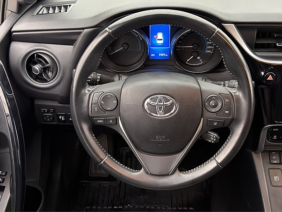 Toyota Auris 11 of 30