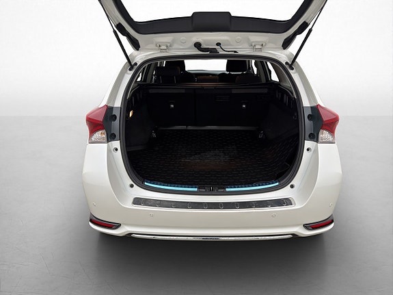 Toyota Auris 27 of 30
