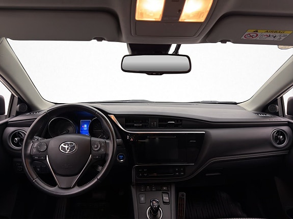 Toyota Auris 10 of 30