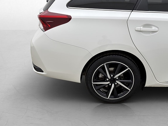 Toyota Auris 30 of 30