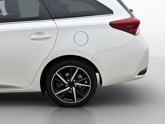 Toyota Auris 29 of 30
