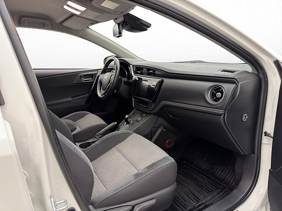 Toyota Auris 25 of 30