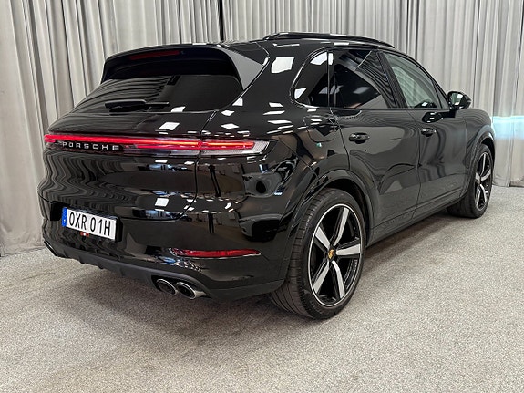 Porsche Cayenne 5 of 5
