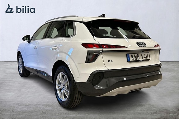 Audi Q3 2 of 5