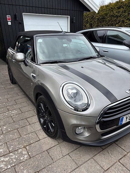MINI Cooper 4 of 5