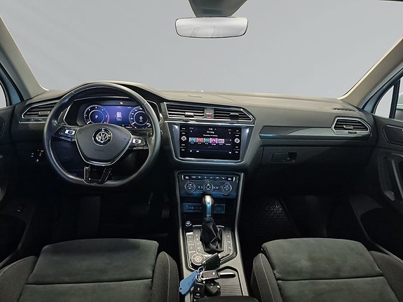 Volkswagen Tiguan 6 of 9