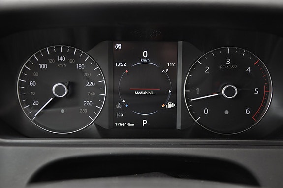 Land Rover Range Rover Velar 9 of 13