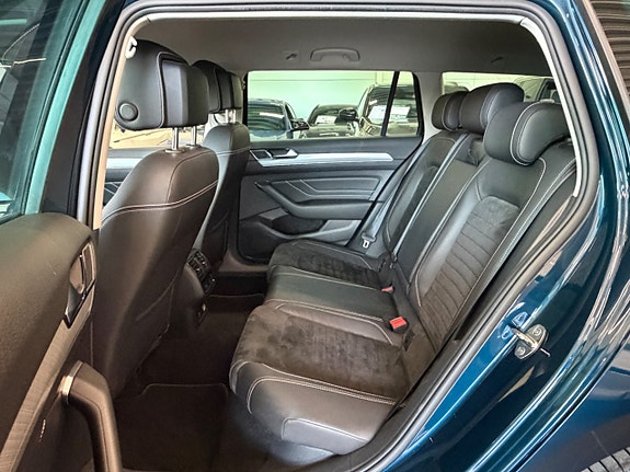 Volkswagen Passat 14 of 26