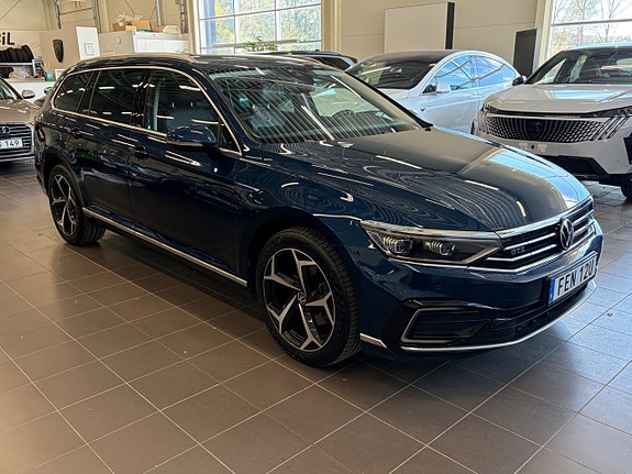 Volkswagen Passat 10 of 26