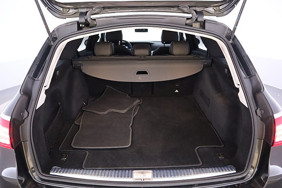 Mercedes-Benz E220 24 of 26