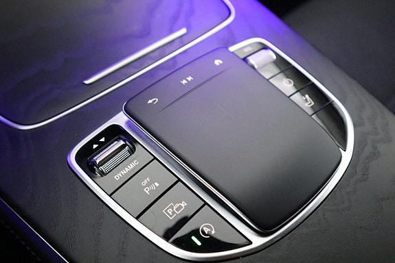 Mercedes-Benz E220 23 of 26