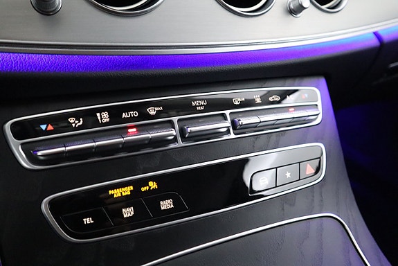 Mercedes-Benz E220 22 of 26