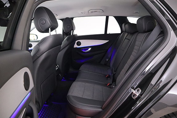 Mercedes-Benz E220 13 of 26