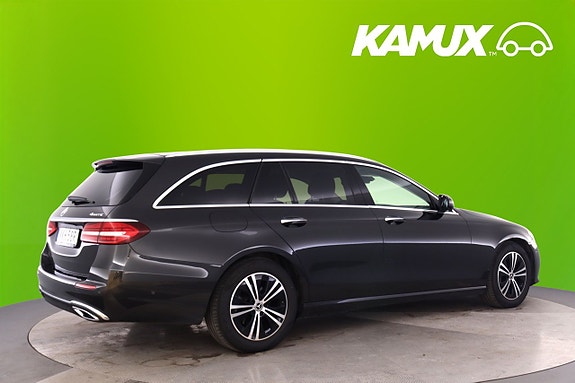 Mercedes-Benz E220 2 of 5