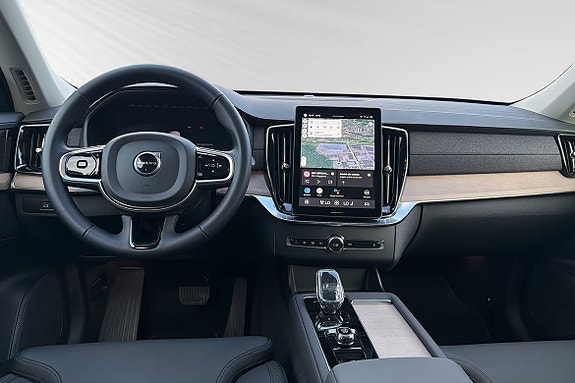 Volvo XC90 11 of 11