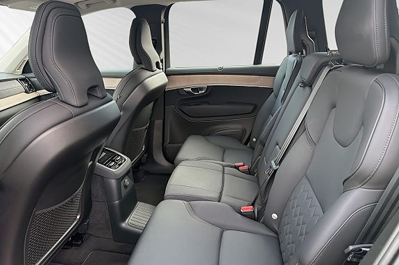 Volvo XC90 10 of 11