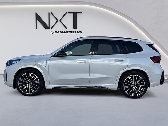 BMW X1 2 of 18