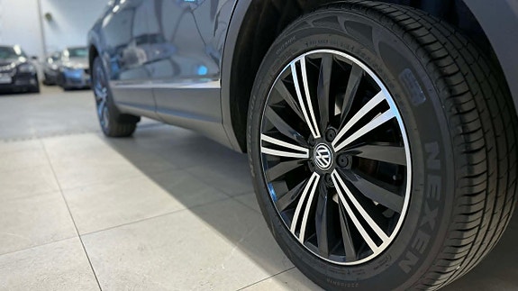 Volkswagen Tiguan 4 of 18