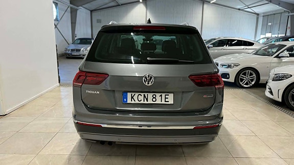 Volkswagen Tiguan 5 of 18