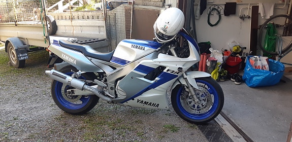 Yamaha FZR1000 6 of 6