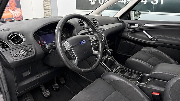 Ford S-MAX 15 of 18