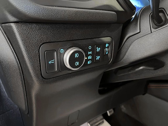 Ford Kuga 17 of 25