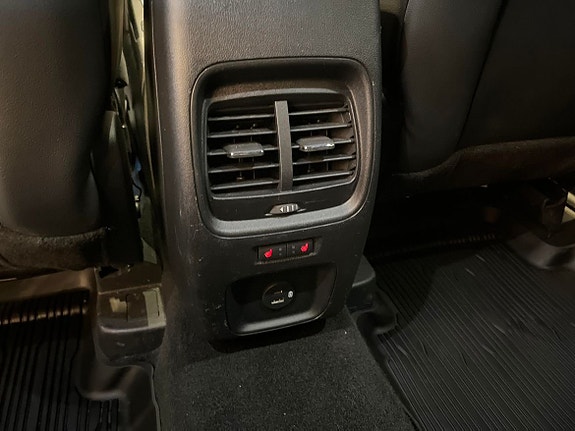 Ford Kuga 10 of 25