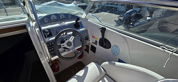 Uttern D68 Mercruiser 4,3 Mpi -05 8 of 12