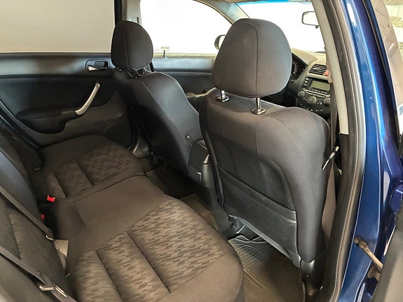 Honda Accord 14 of 17