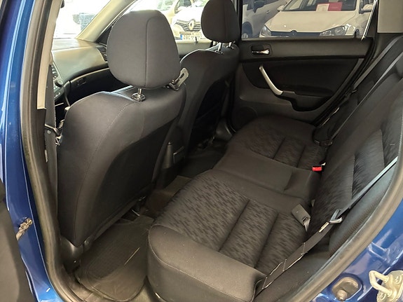 Honda Accord 12 of 17