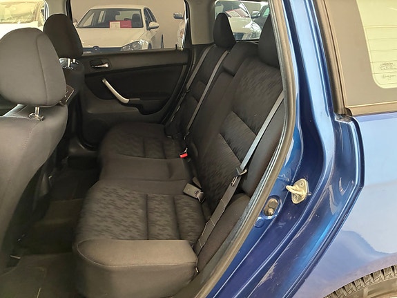 Honda Accord 11 of 17