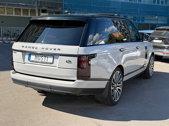 Land Rover Range Rover 2 of 5