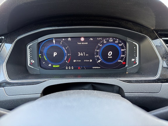 Volkswagen Passat 14 of 18