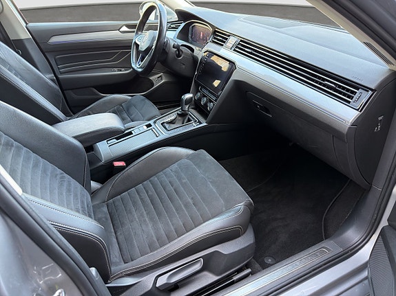 Volkswagen Passat 12 of 18