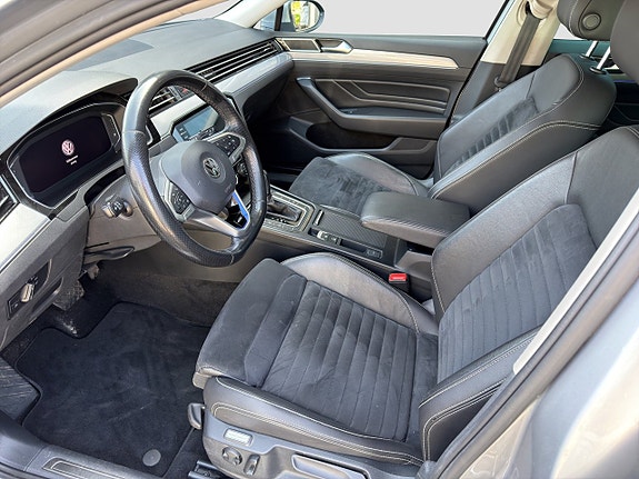 Volkswagen Passat 10 of 18