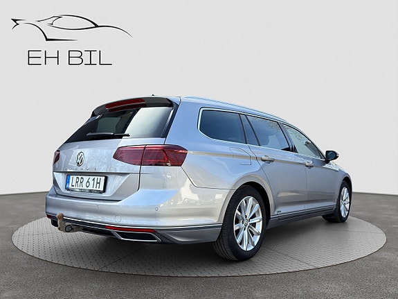 Volkswagen Passat 6 of 18