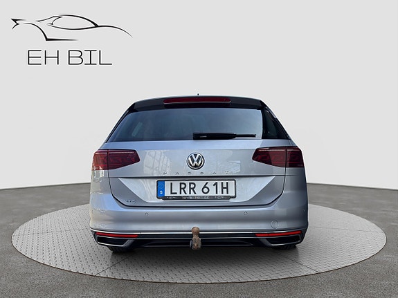 Volkswagen Passat 7 of 18