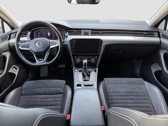 Volkswagen Passat 11 of 18