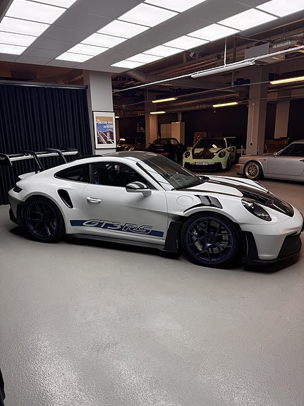 Porsche 911 GT3 RS 5 of 5
