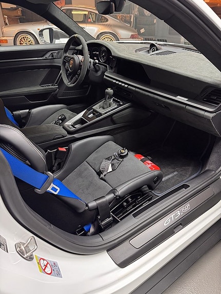 Porsche 911 GT3 RS 7 of 13