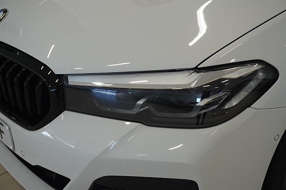 BMW 520d 4 of 5
