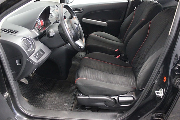 Mazda 2 8 of 19